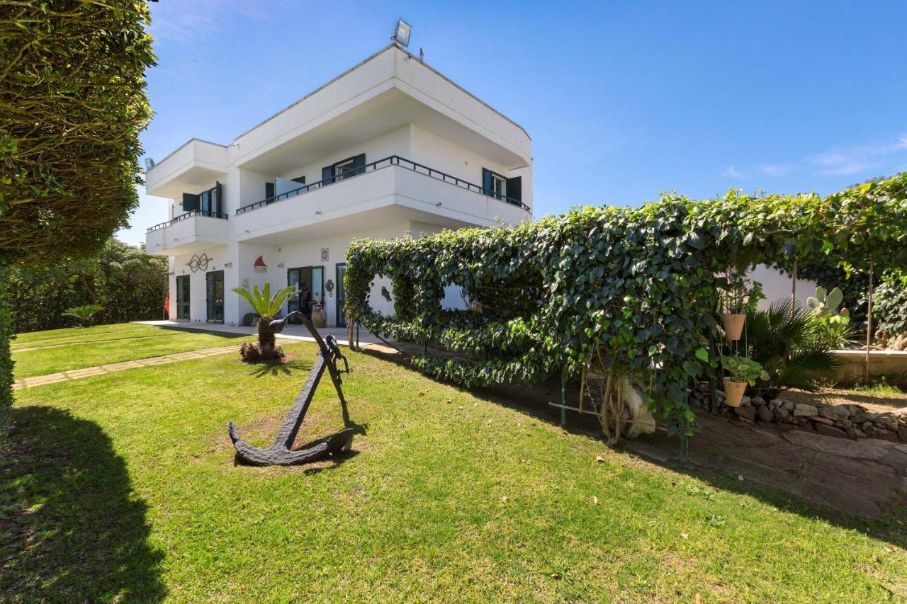 Residence Punta Cassano - In Piscina Sulla Spiaggia Di Sabbia 新福卡 外观 照片