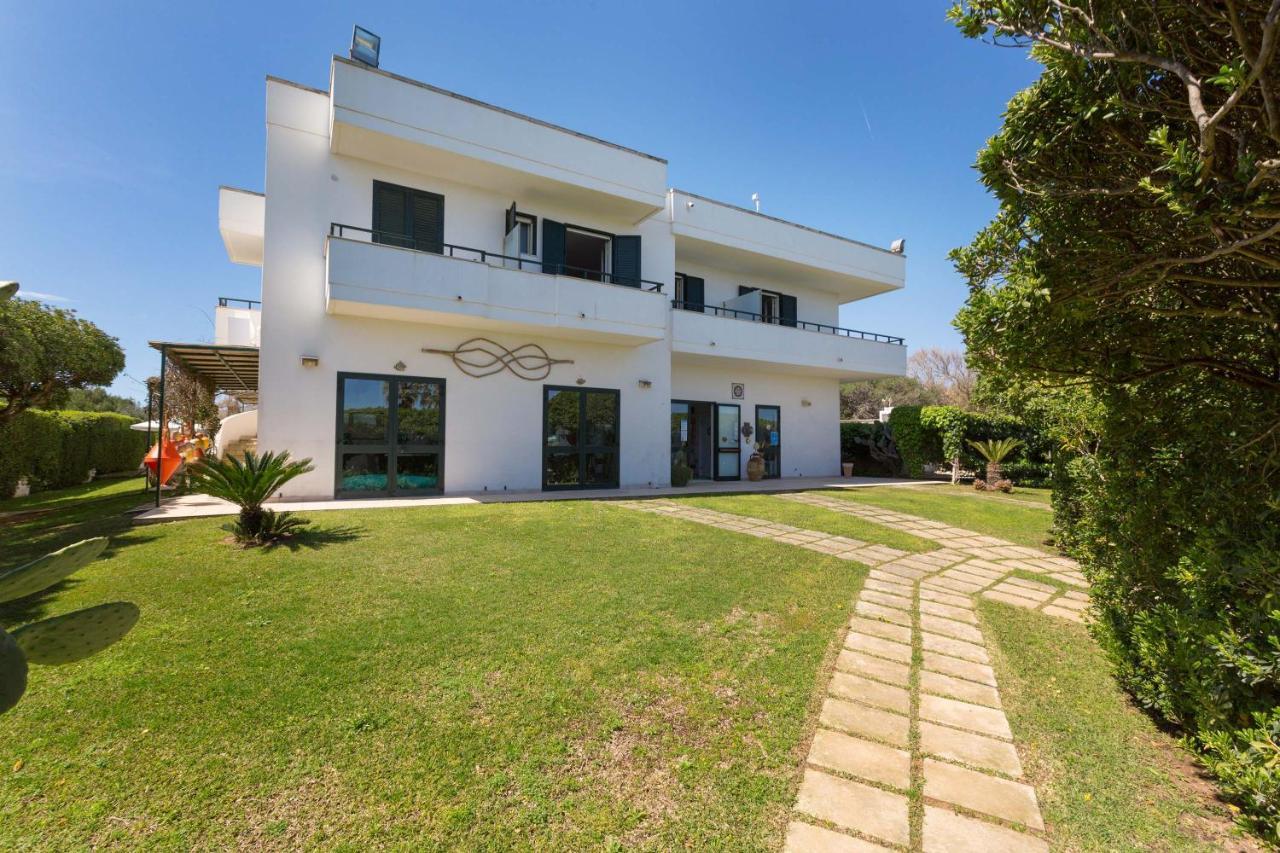 Residence Punta Cassano - In Piscina Sulla Spiaggia Di Sabbia 新福卡 外观 照片